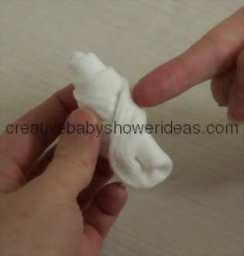 criss cross design for baby sock rose