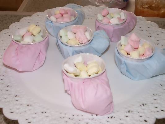 simple baby shower favor idea kleenex baby bootie cups