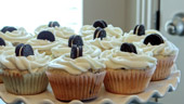 cookies and cream baby shower cupcakes