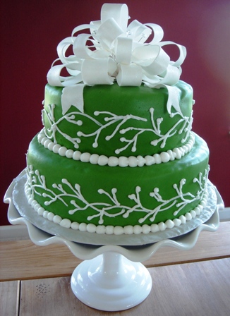 green baby shower cake