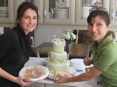 the proud decorators of the clothesline cake