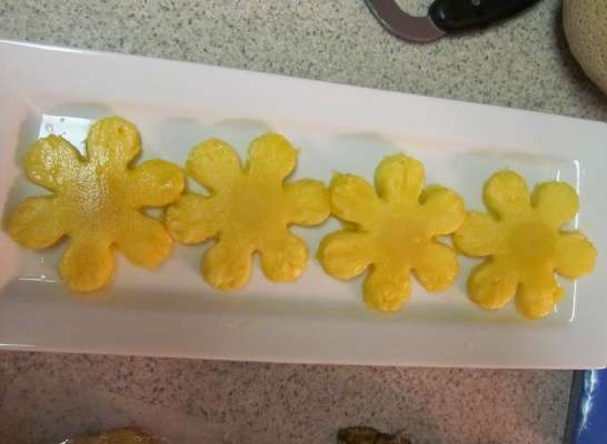 pinneaple flower on a skewer