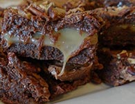 closeup of caramel brownies