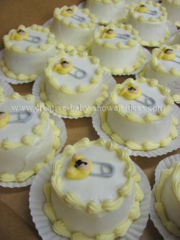 Yellow and White Bear Pin Cupcakes