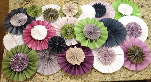 finished pattern of paper rosettes