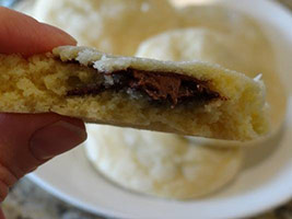 inside a nutella sugar cookies