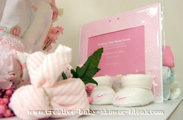 closeup of bottom of bear diaper cake