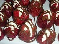 cheesecake stuffed strawberries